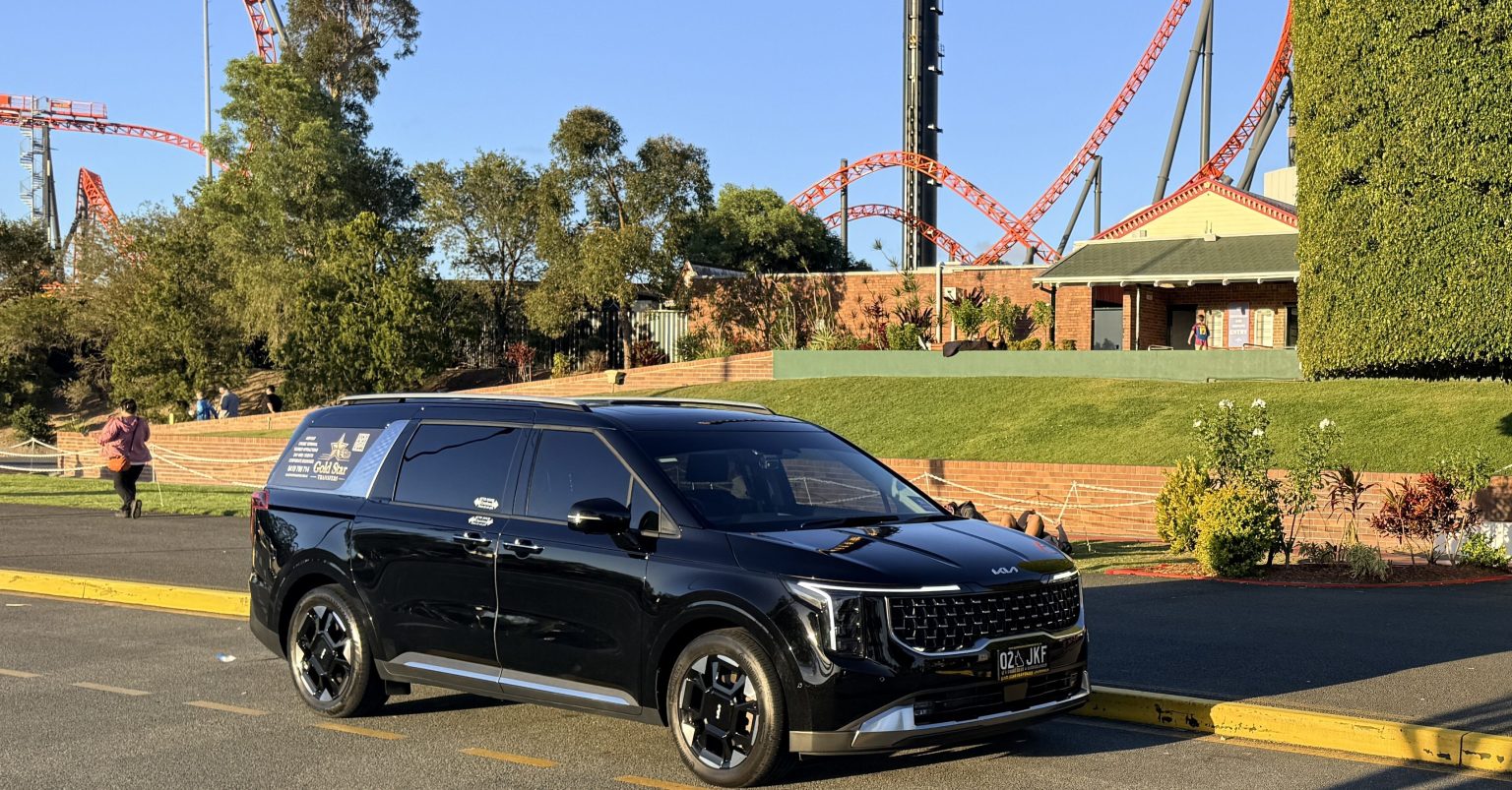 Gold Star Transfers Kia Carnival at Dreamworld on the Gold Coast